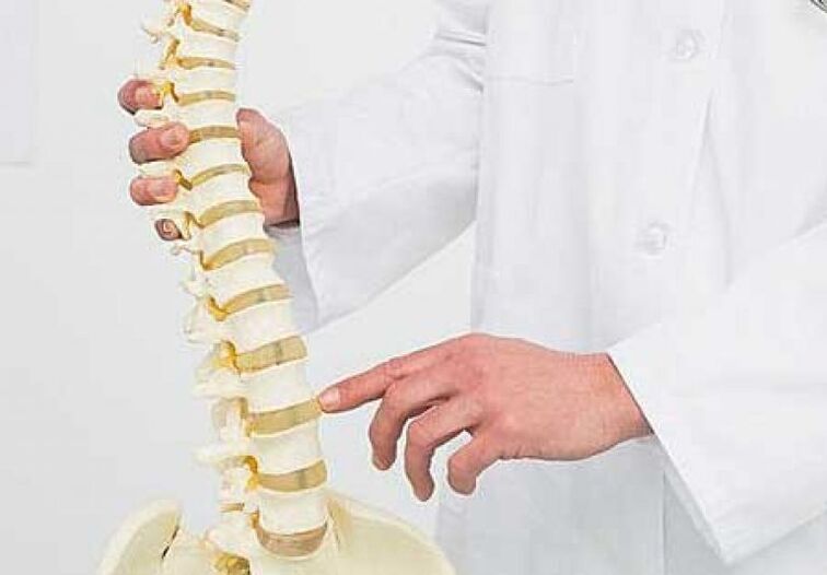 Osteocondroza toracică se manifestă prin distrugerea discurilor intervertebrale
